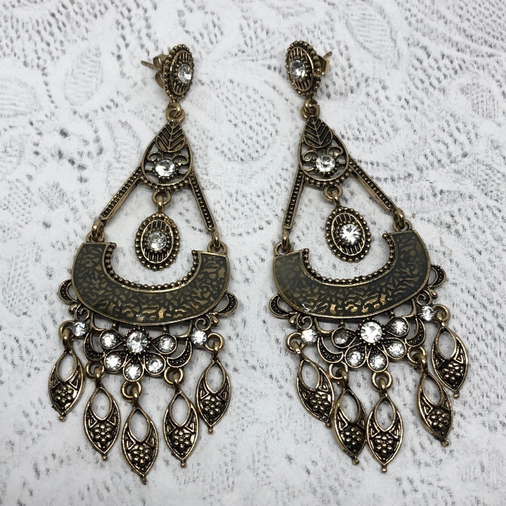 Antiqued brass dangle drop ๐
บboho long dressy statement earrings makers mark.